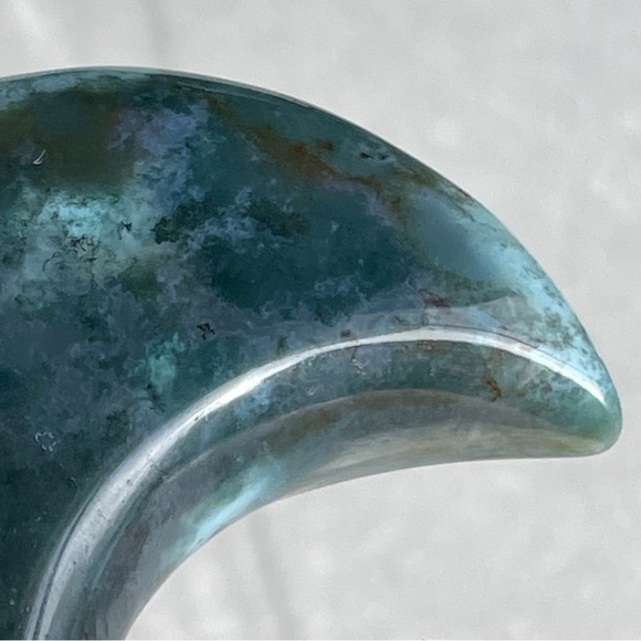 Moss Agate Crystal Moon - Picture 14 of 15